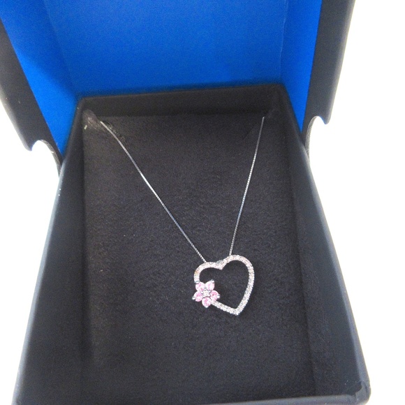 Accessories - White Gold Diamond Heart Pendant Necklace